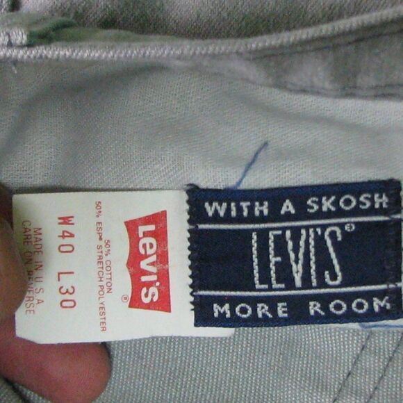 Vintage Gray Levi's Denim Jeans - Picture 7 of 7